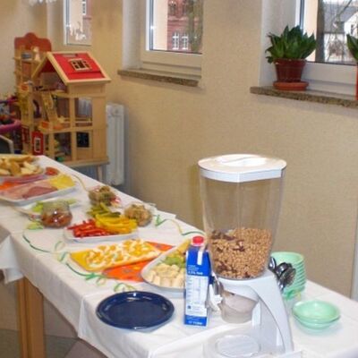 Bild vergr&ouml;&szlig;ern: Kita "Jenny Marx" Fr�hst�ck in der Kita